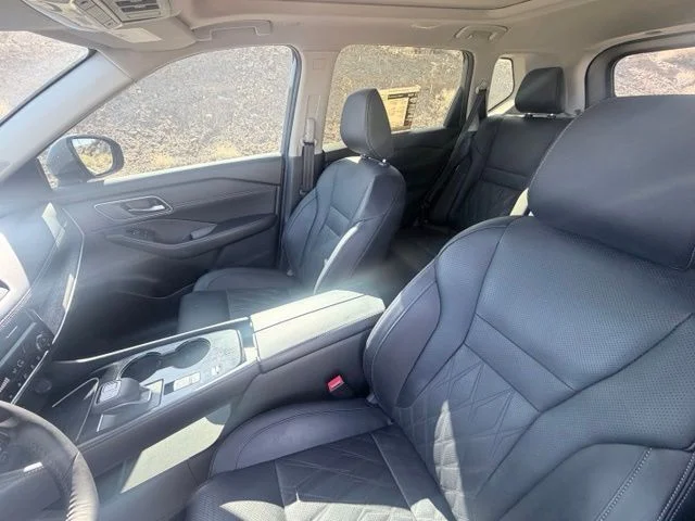2025 Nissan Rogue Platinum - Photo 25