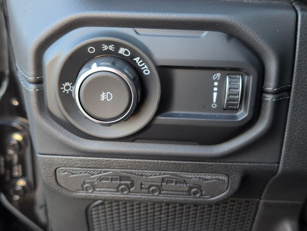 Used 2025 Black Jeep Rubicon w X Package image 28