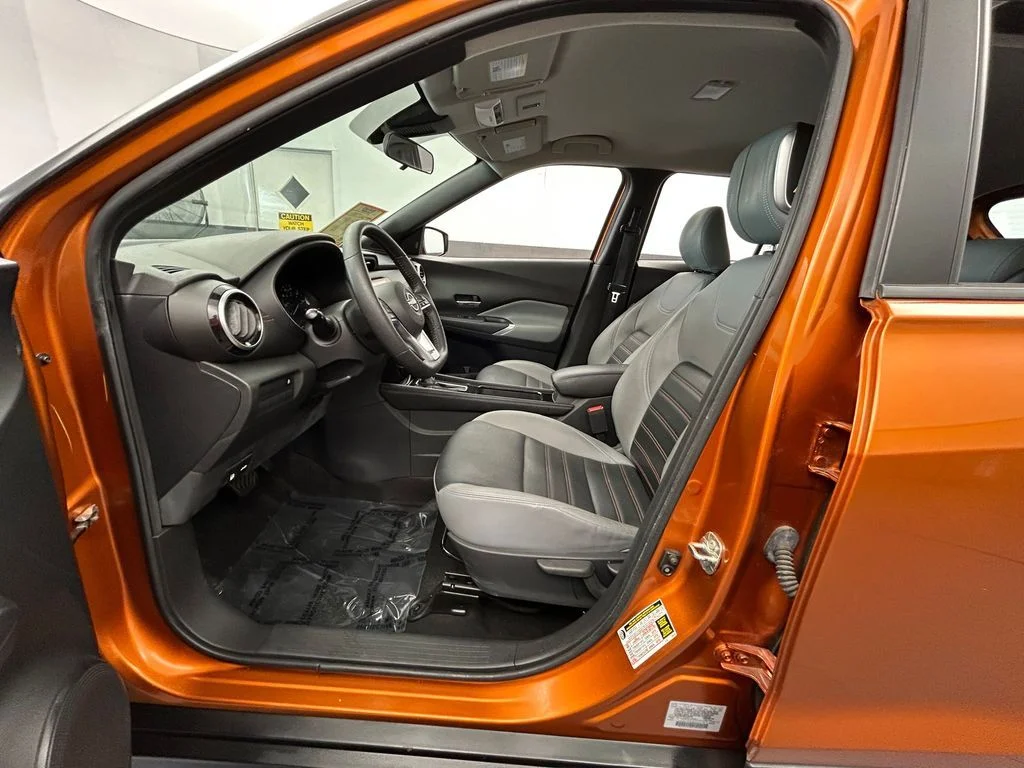 Used 2023 Monarch Orange Metallic/Super Black Nissan SR image 11
