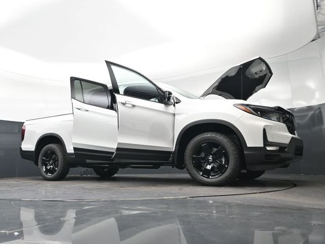 New 2026 Platinum White Pearl Honda Black Edition image 38