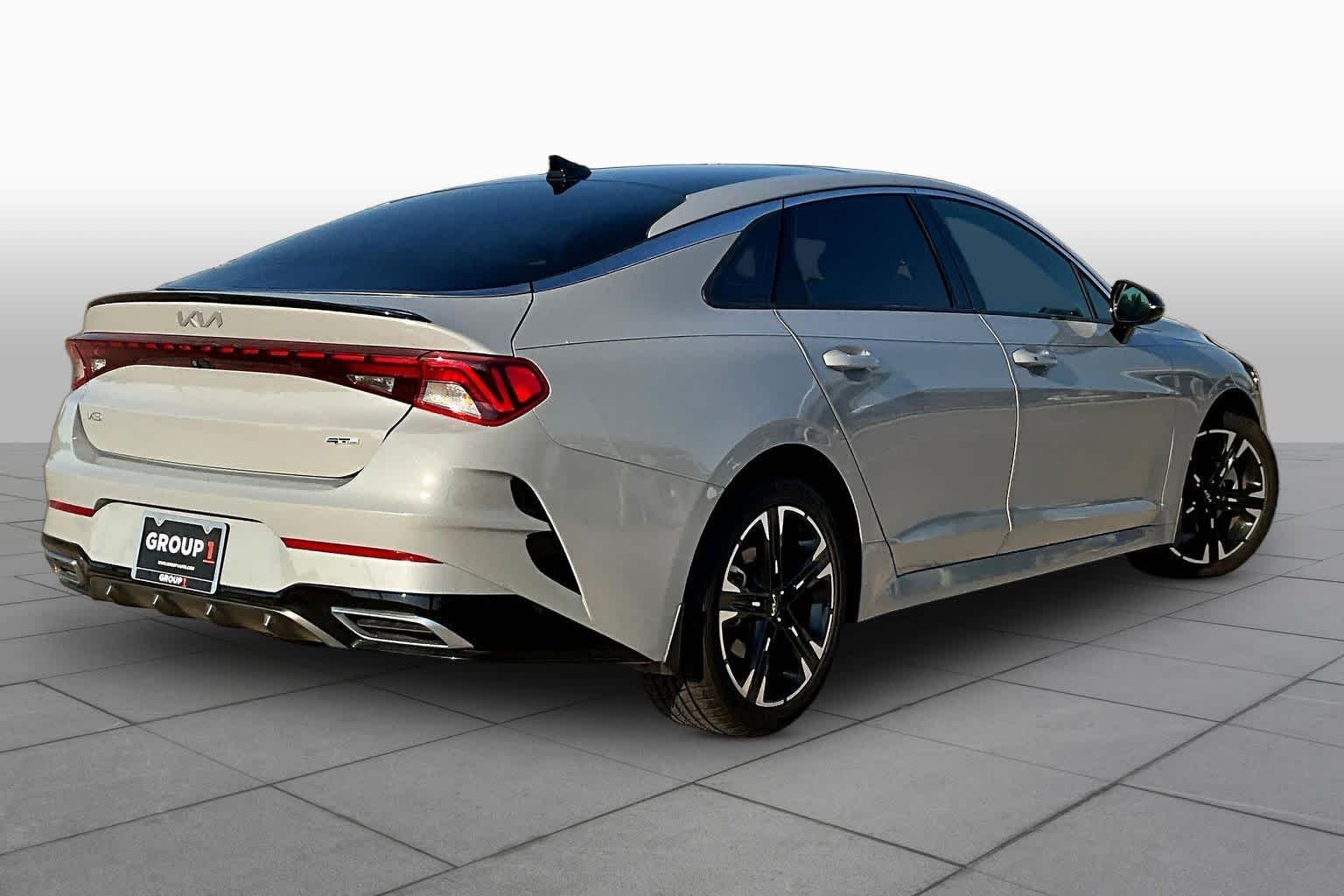Used 2023 Wolf Gray Kia GT-Line image 17