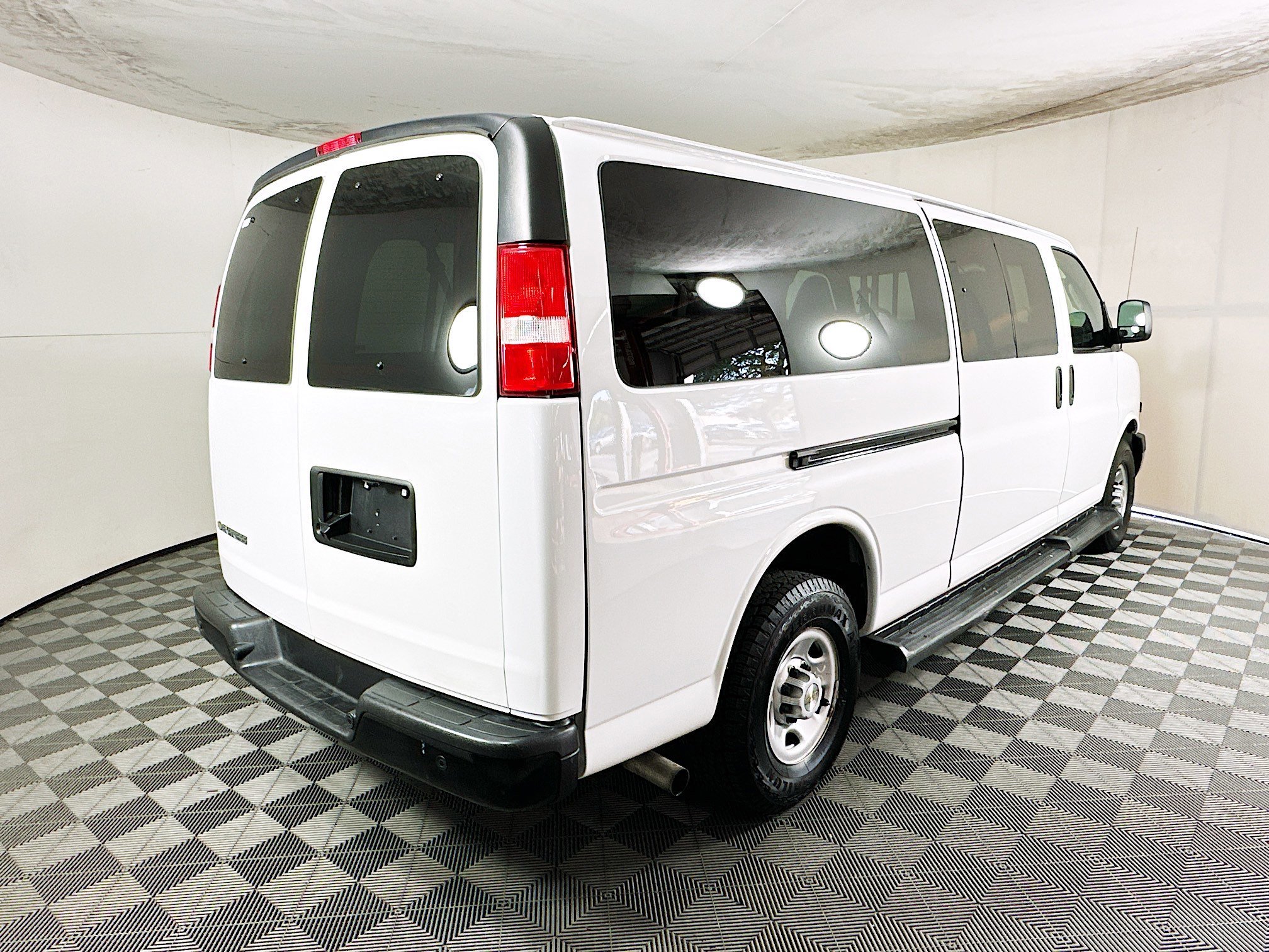 2023 Chevrolet Express thumbnail 5