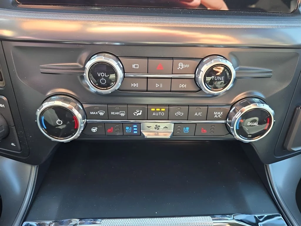 New 2025 Iconic Silver Metallic Ford Lariat® image 21
