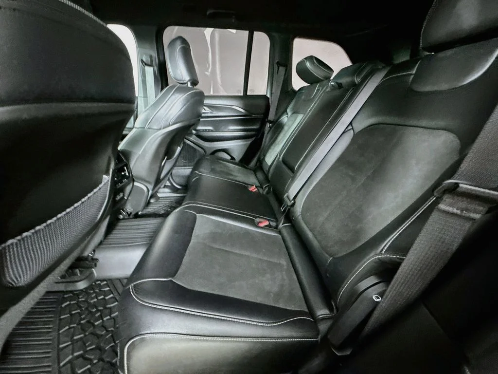 Used 2023 Velvet Red Pearlcoat Jeep Altitude image 30