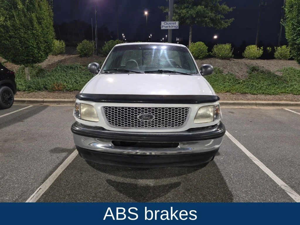 Used 1998  Ford XLT image 2