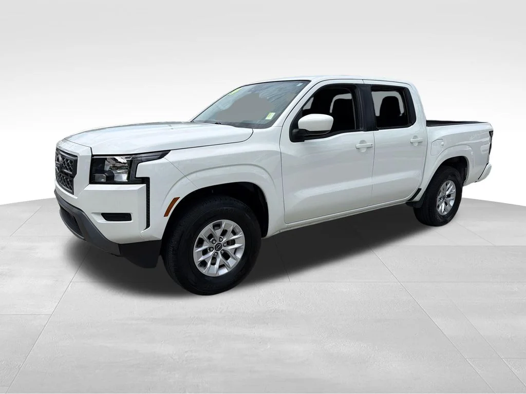 Used 2024 White Nissan SV image 3