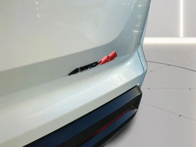 New 2026 Everest White Pearl TriCoat / Super Black Two-tone Nissan Rock Creek® image 8