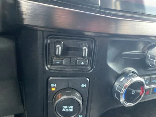 Used 2023 Silver Ford Lariat image 30