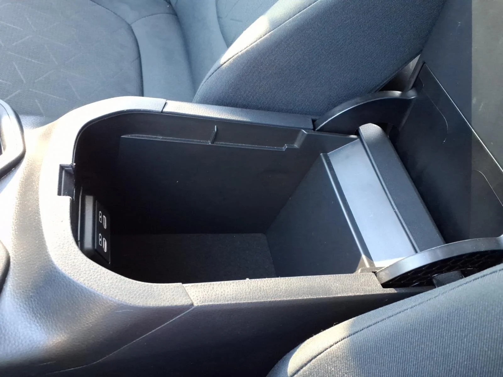 Used 2024  Toyota XLE image 22
