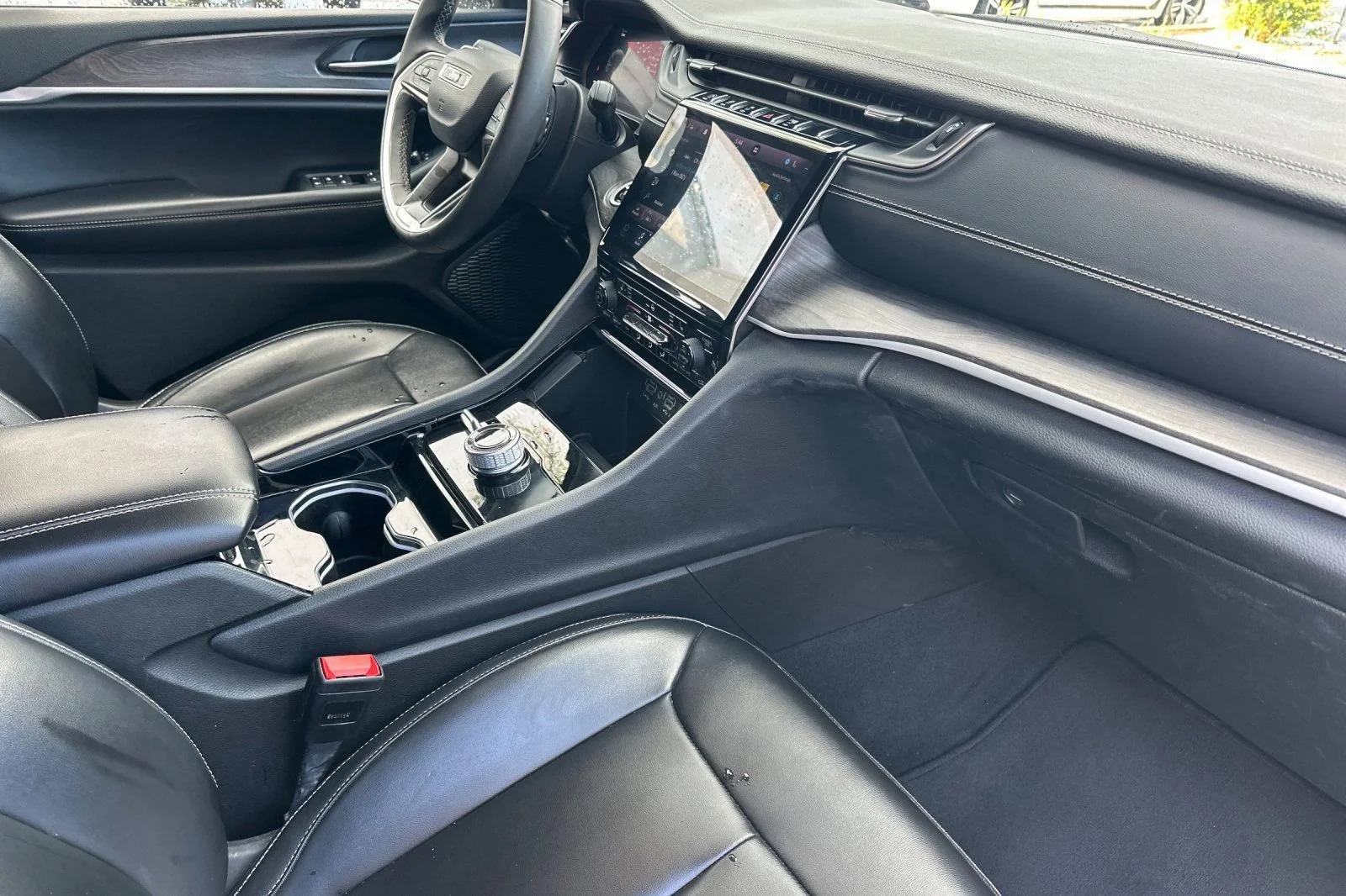 Used 2023 White Jeep Limited image 17