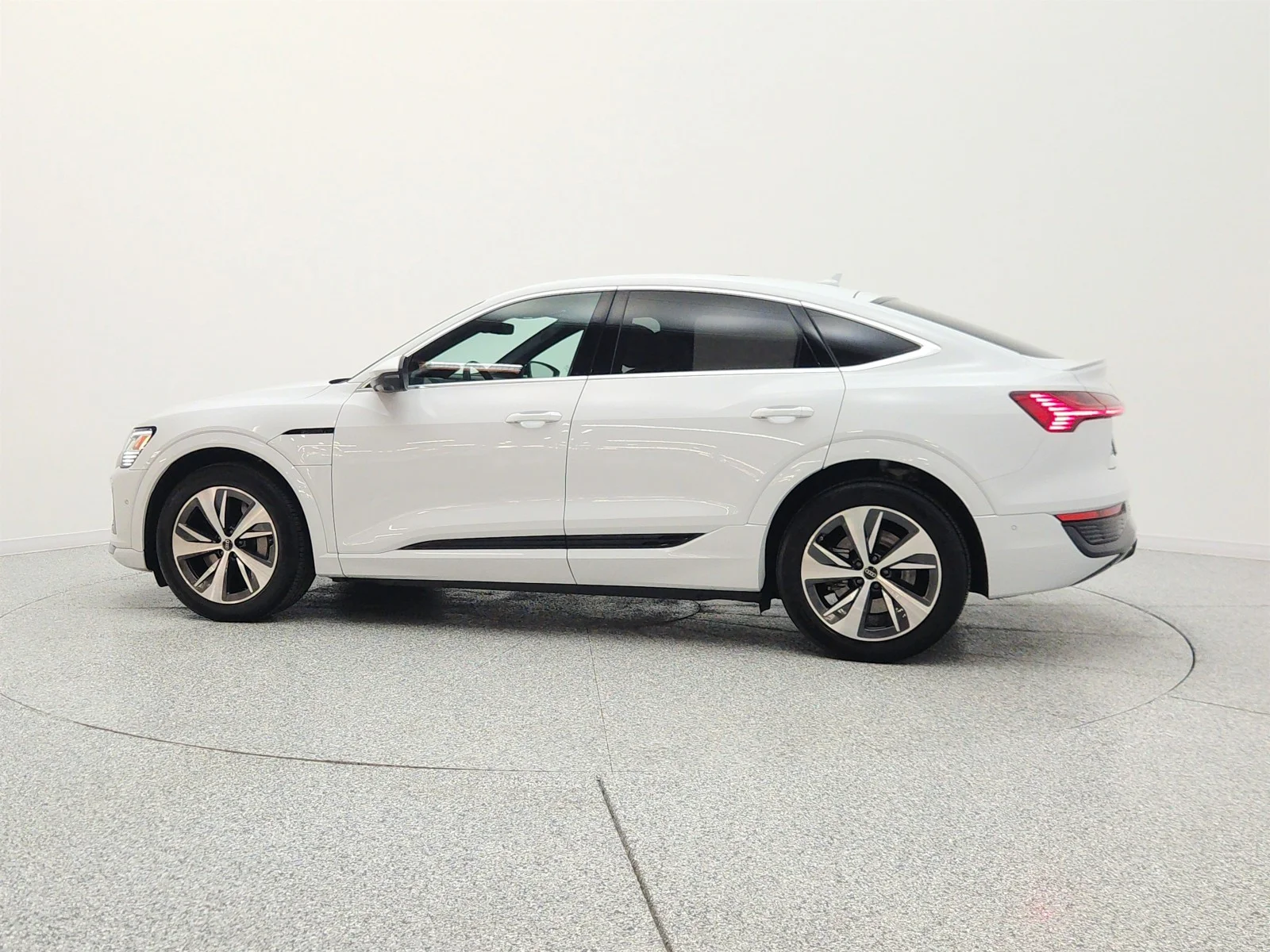 Used 2024 Glacier White Metallic Audi S line Premium Plus image 8