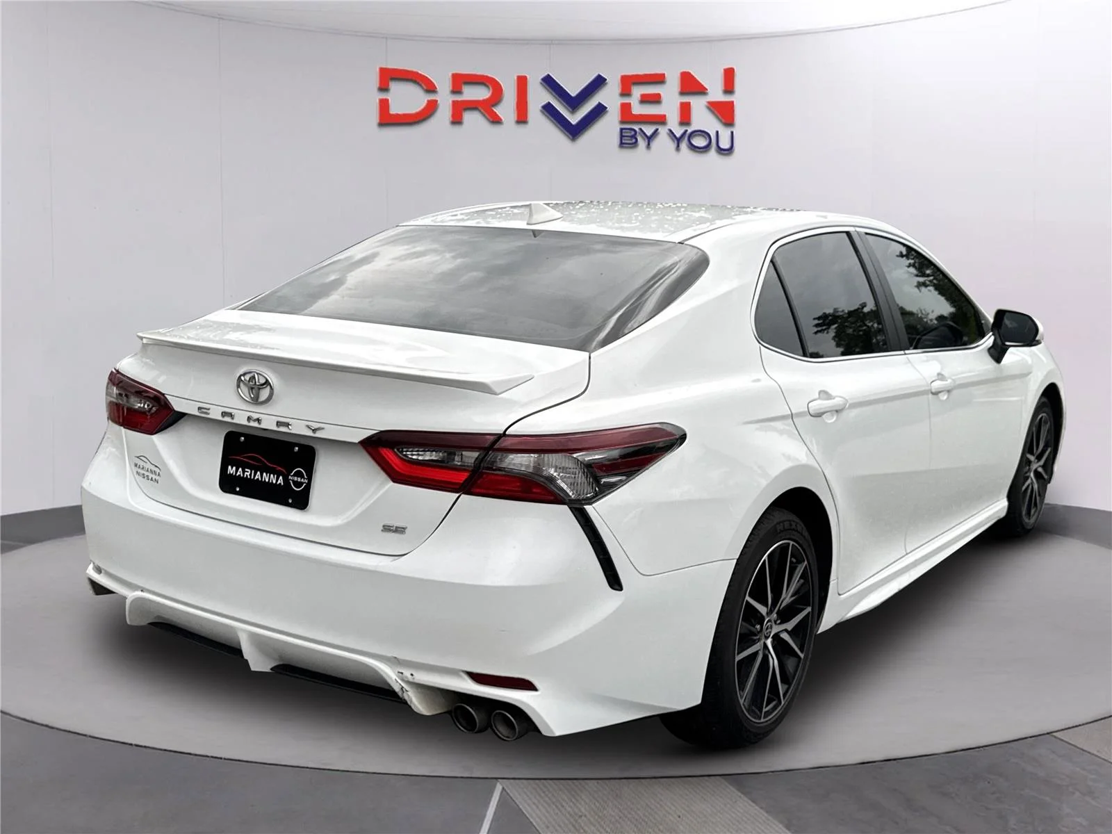 Used 2024 Ice Cap Toyota SE image 6