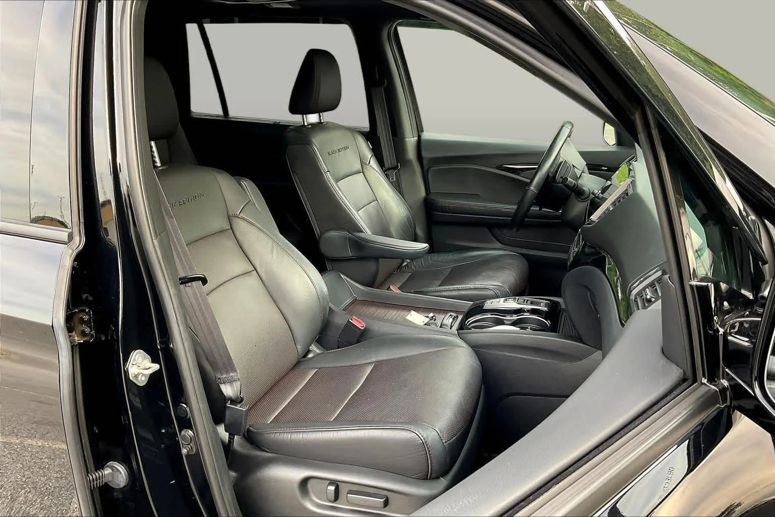 Used 2020 Crystal Black Pearl [Black] Honda Black Edition image 9