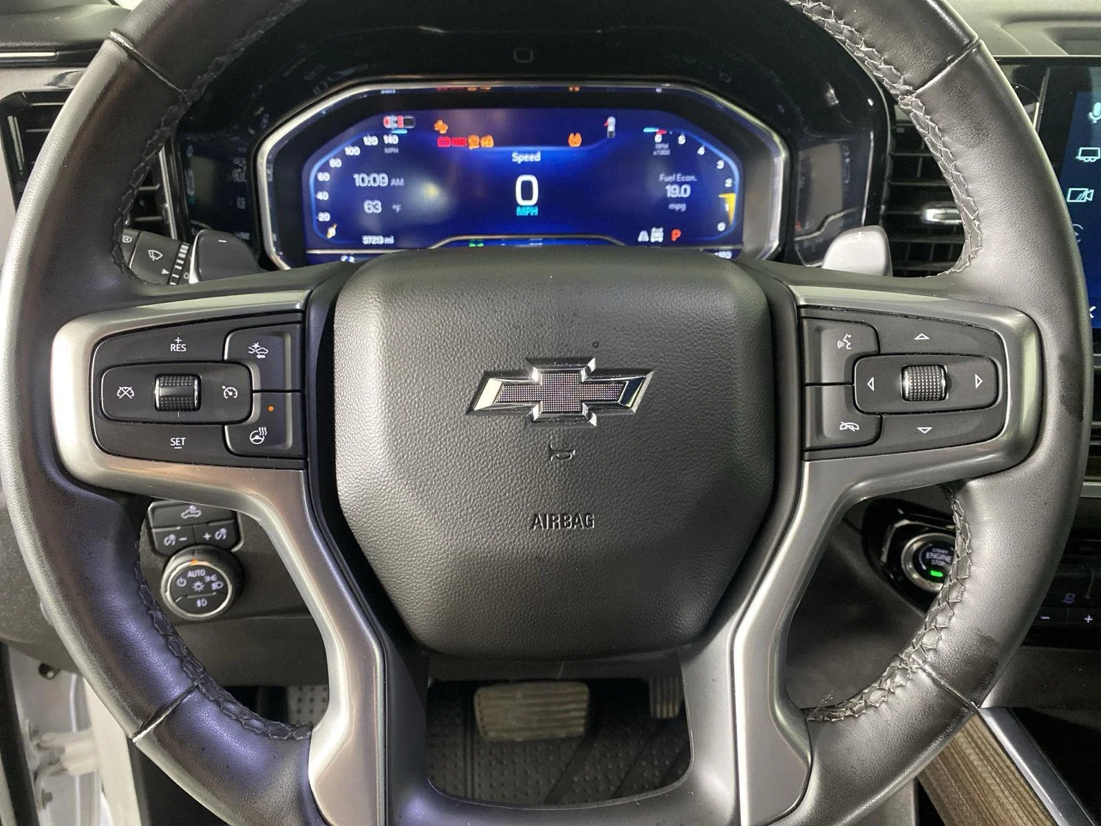 Used 2024 Summit White Chevrolet RST image 13