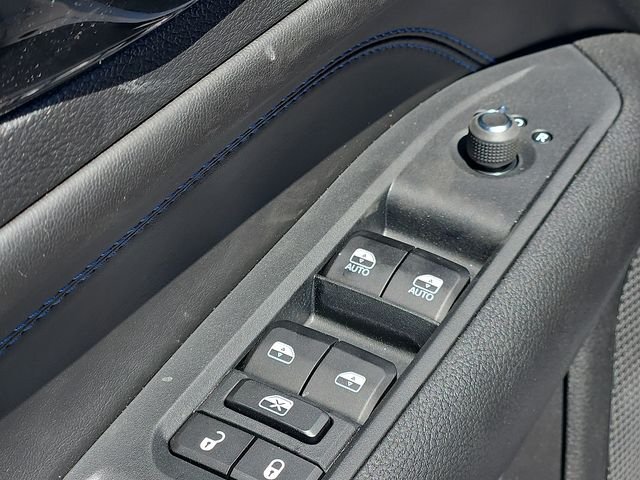 New 2026 Bright White Clearcoat Jeep Latitude image 13
