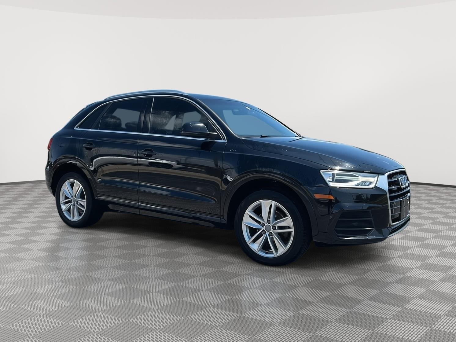 2016 Audi Q3 2.0T quattro tiptronic Premium Plus's photo