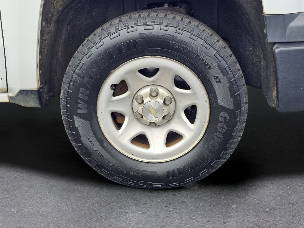 Used 2015 White Chevrolet WT image 6