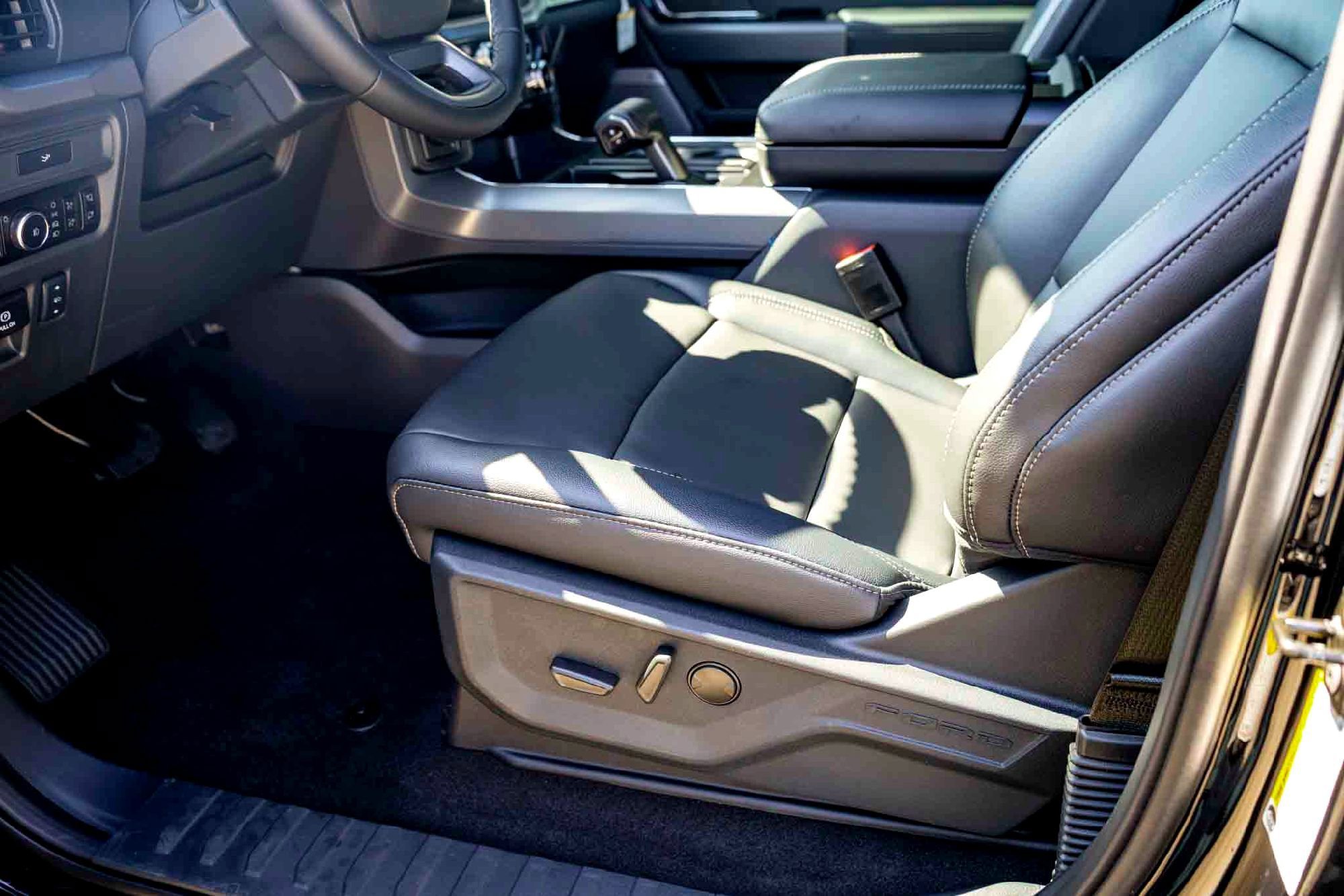 New 2026 Agate Black Metallic Ford XLT image 11