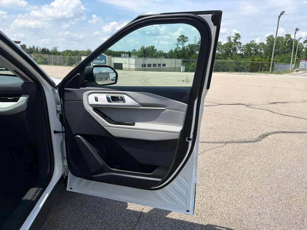 New 2026 Star White Metallic Tri-Coat Ford Active image 21