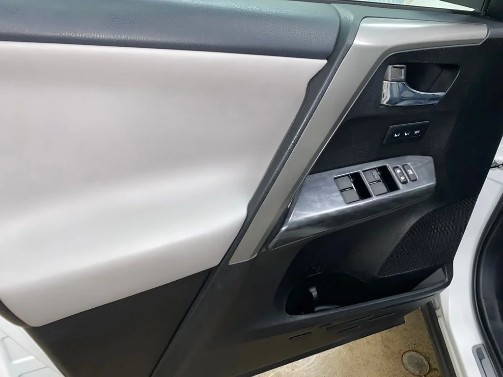 Used 2017 White Toyota Platinum image 9