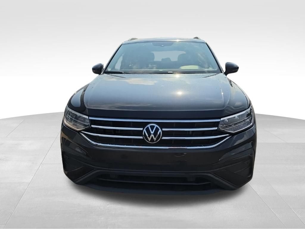 Used 2023 Black Volkswagen 2.0T S image 4