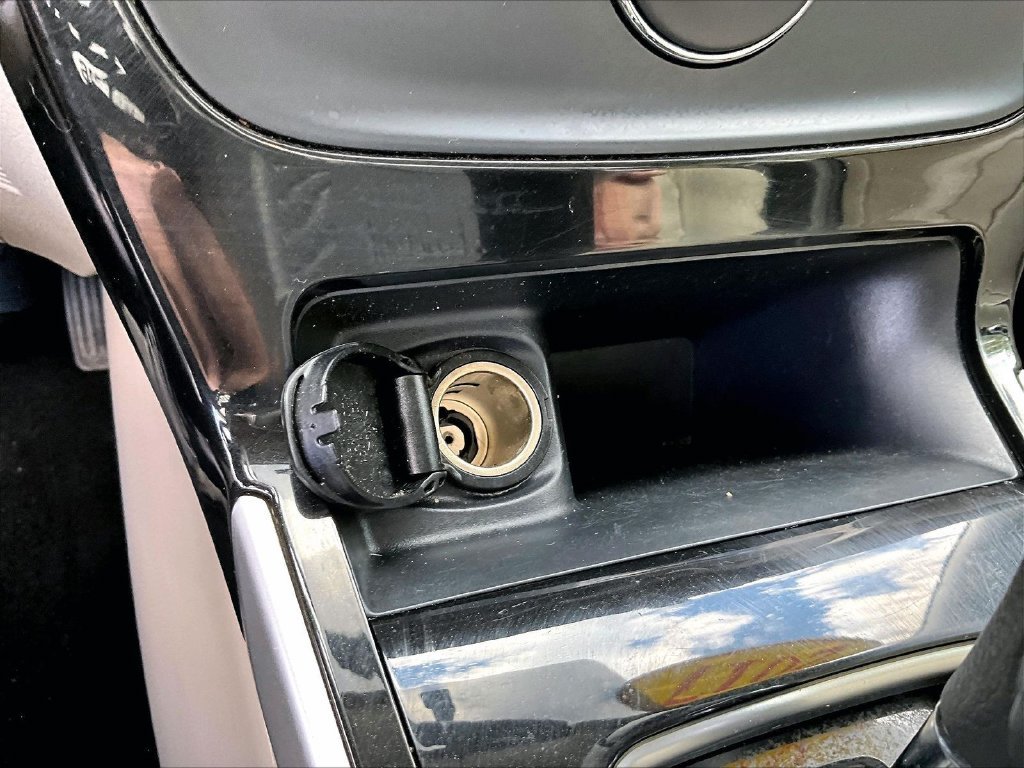 Used 2017 Scarlet Ember Nissan SL image 27