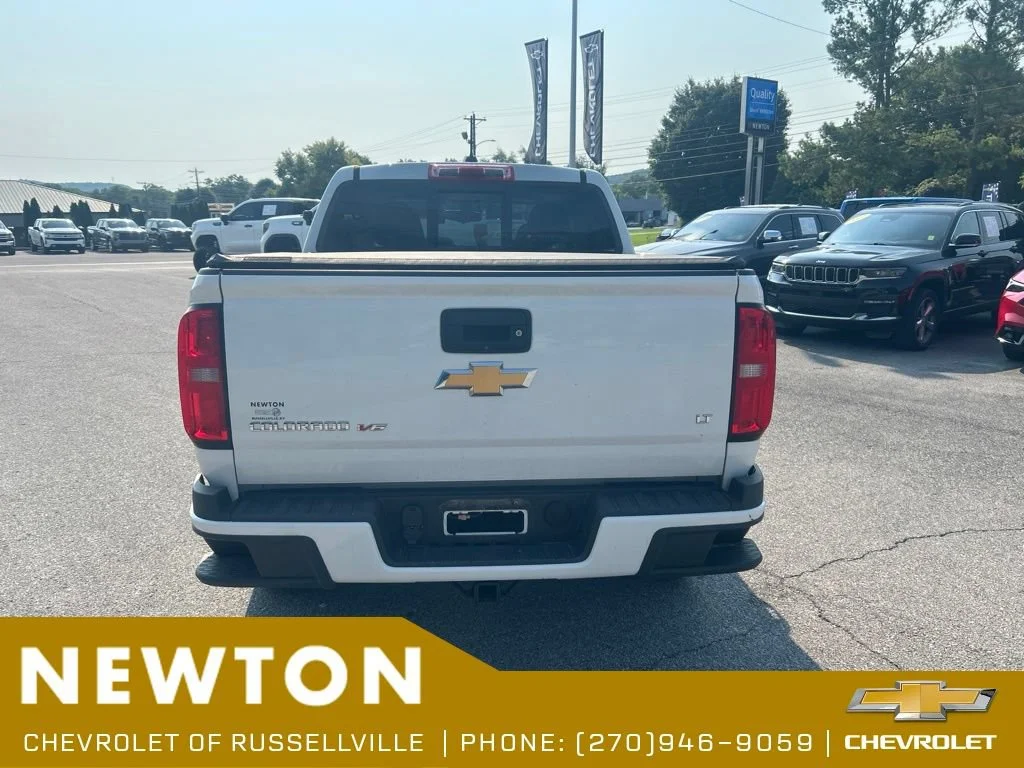 Used 2019 SUMMIT WHITE Chevrolet 4WD LT image 14