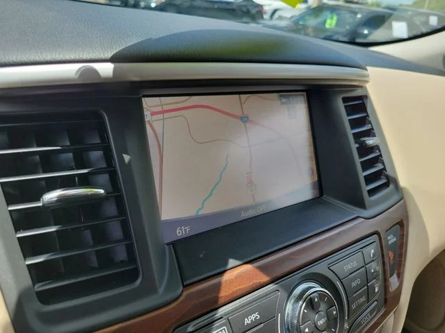 Used 2019 White Nissan Platinum image 29