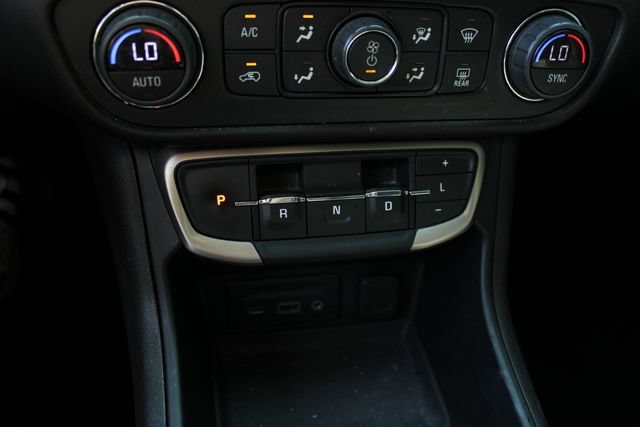 Used 2024 Downpour Metallic GMC Denali image 19