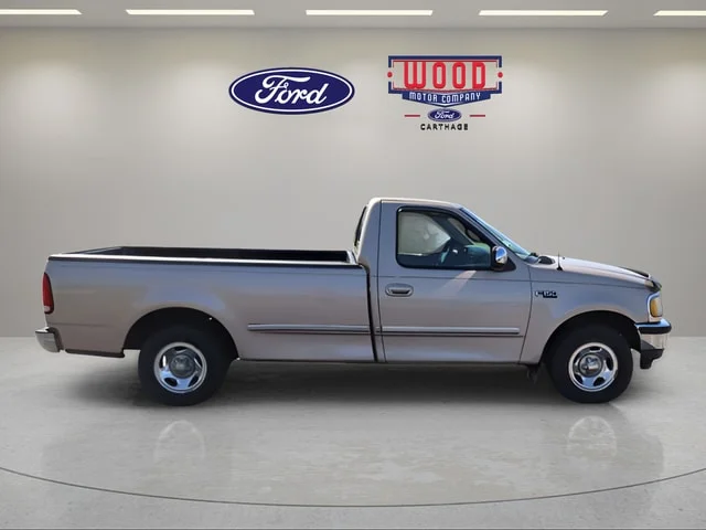 Used 1997 Champagne Ford Lariat image 2