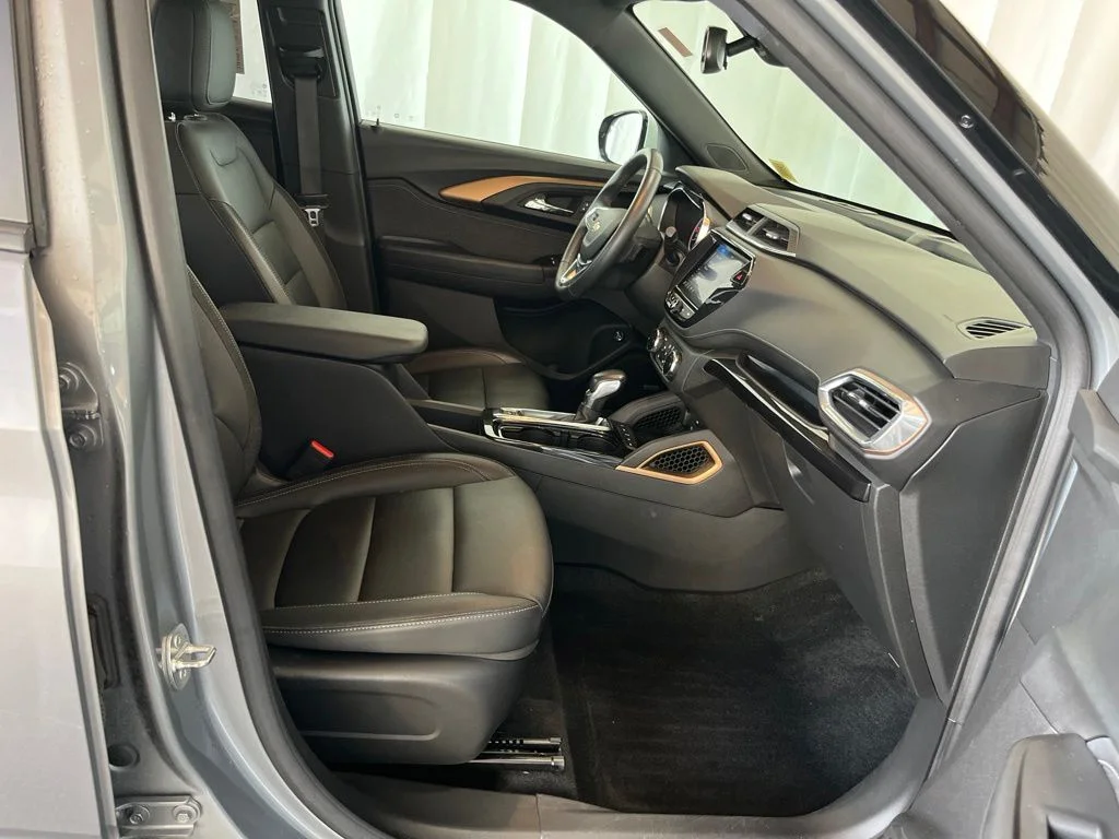 Used 2023 Gray Chevrolet ACTIV image 22