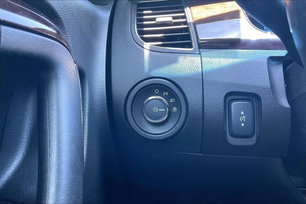 Used 2014 Blue Ford Limited image 34