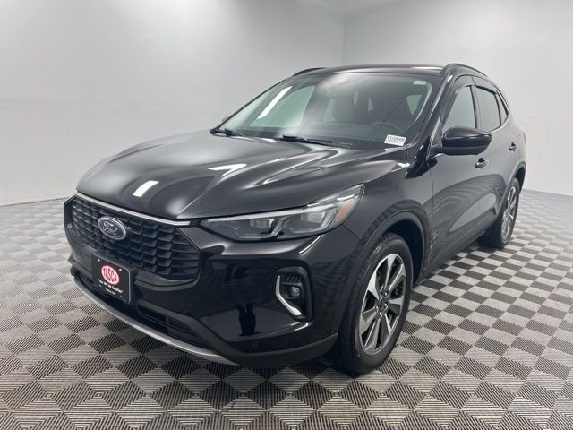 Used 2023 Black Ford Platinum image 2