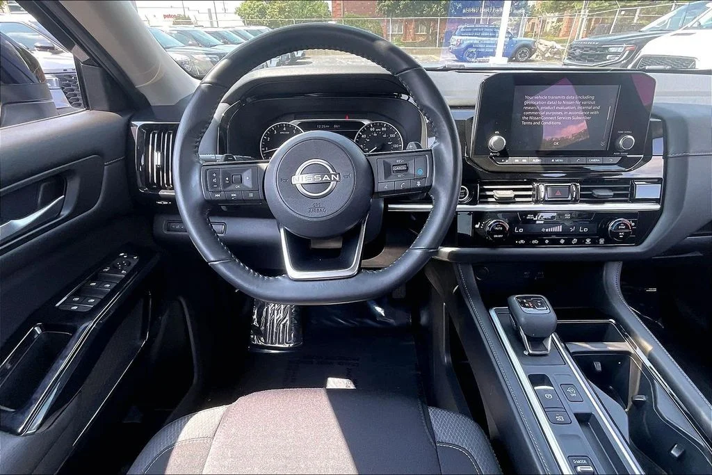 Used 2022 Black Nissan SV image 4