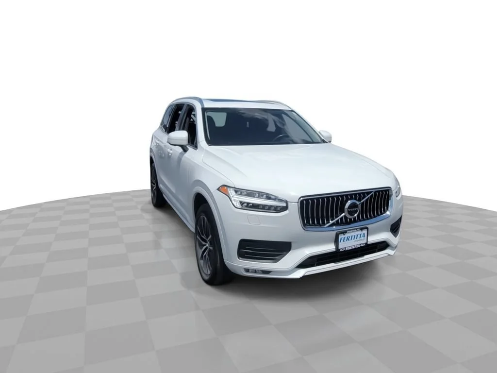 Used 2020 White Volvo T6 Momentum 7 Passenger image 2