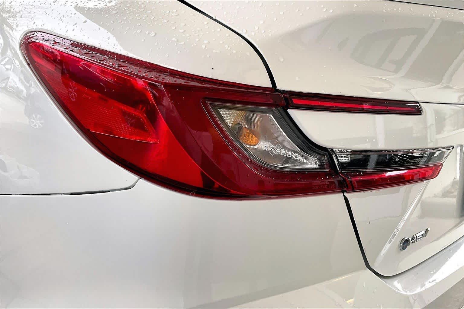 Used 2025 Ice Cap Toyota SE image 27