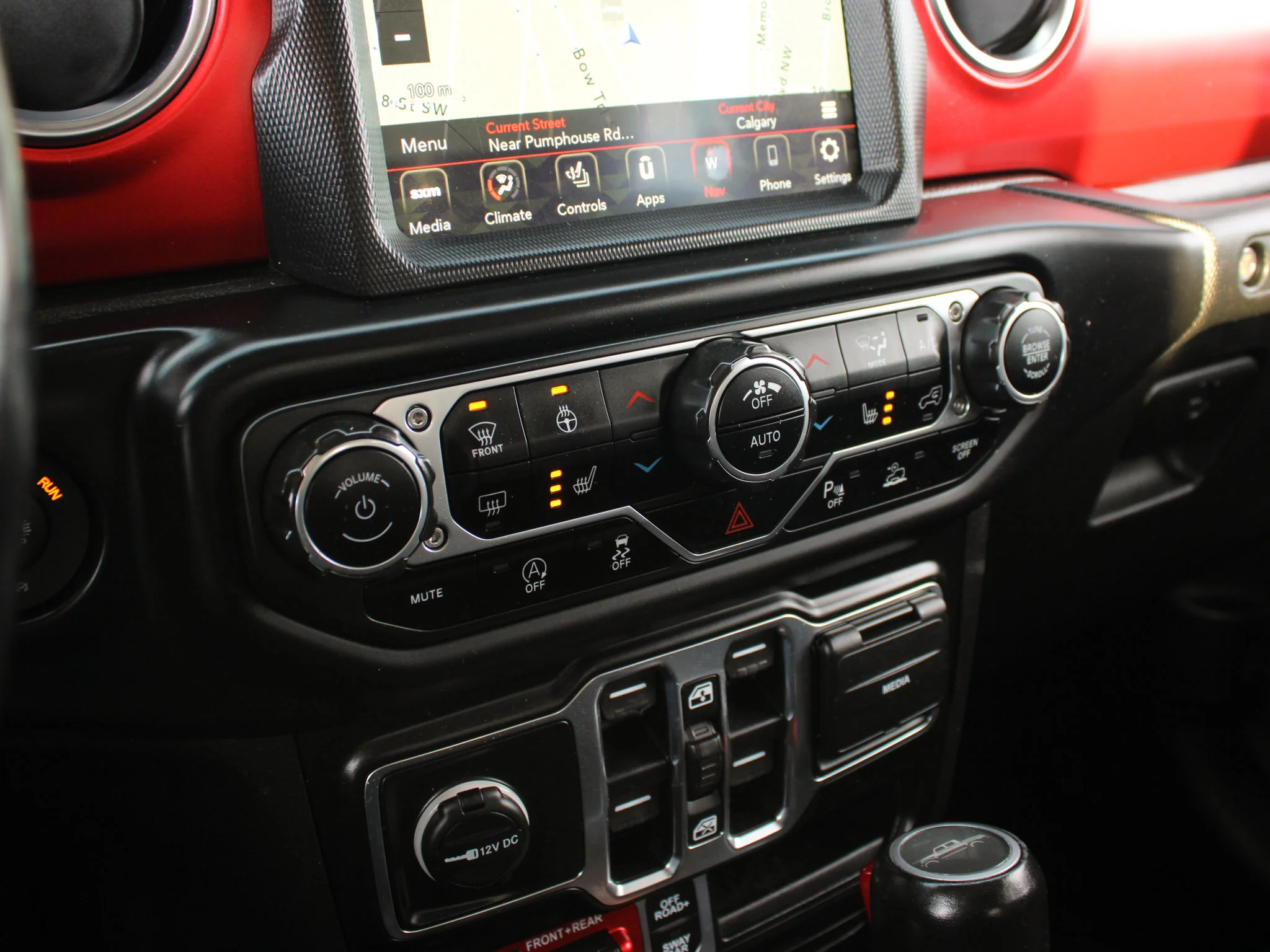 Certified Used 2020 Silver Jeep Rubicon * One Owner | V6 | Trailer Tow | Heated Seats | Alpine | Apple CarPlay | Diff Locks image 23