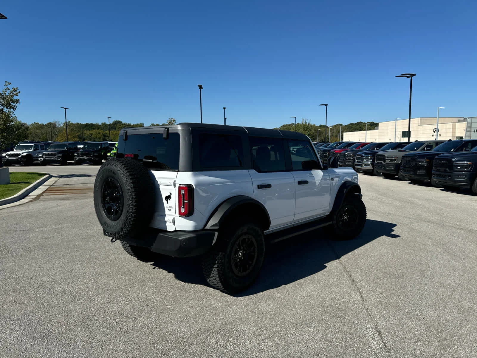 Used 2024 Oxford White Ford Wildtrak image 5