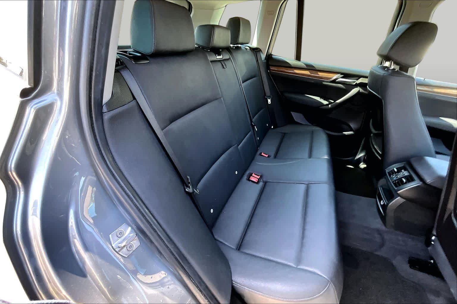 Used 2017 Space Gray Metallic BMW sDrive28i image 18