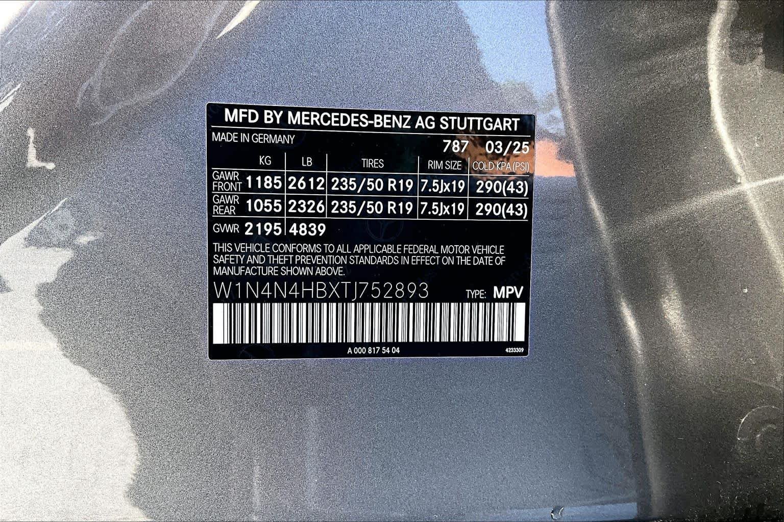 Used 2026 Mountain Grey Metallic Mercedes-Benz GLA 250 image 32