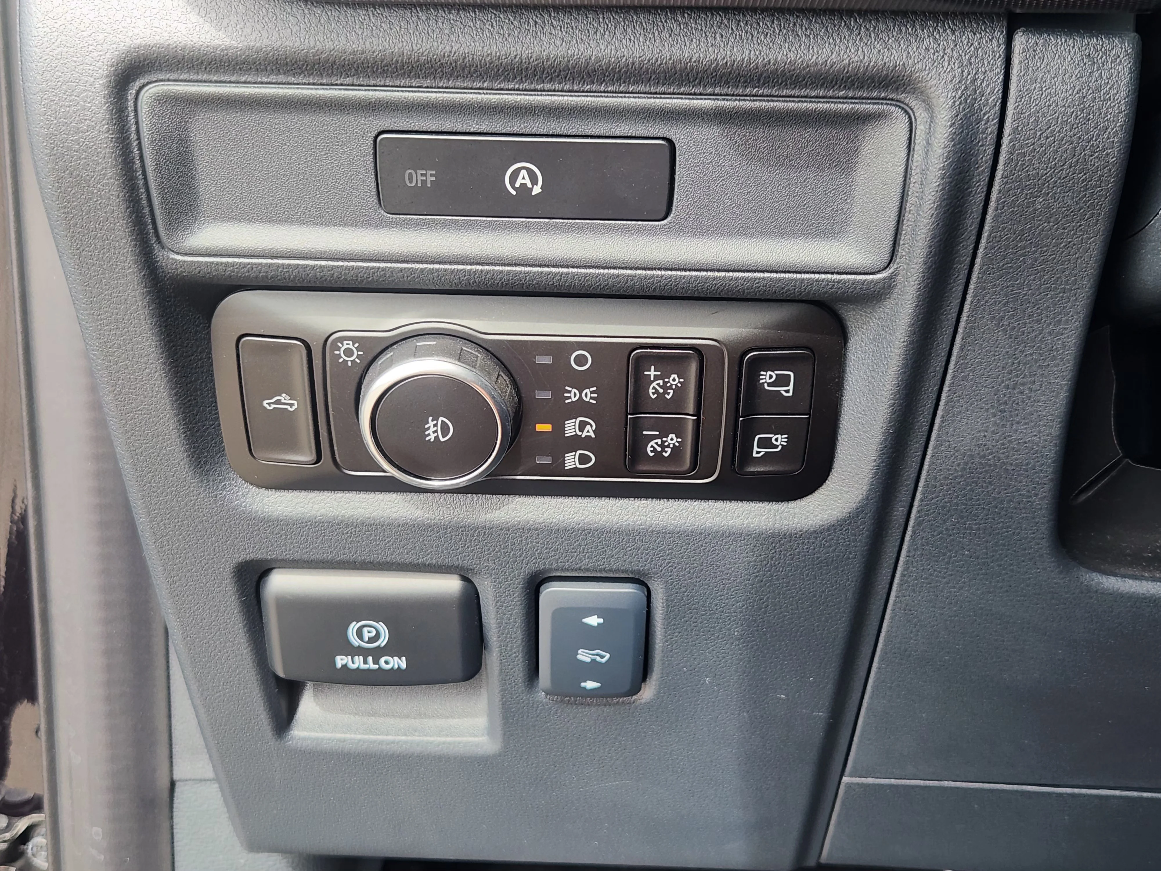 Used 2025 Black Ford Lariat image 22
