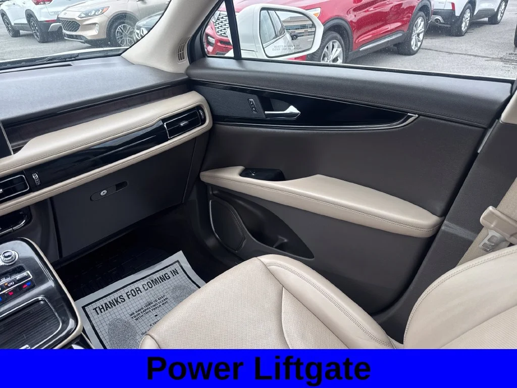 Used 2022 White Metallic Lincoln Reserve image 12