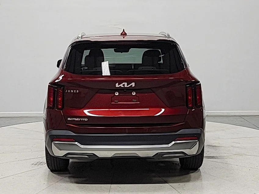 Used 2025 Red Kia S image 6