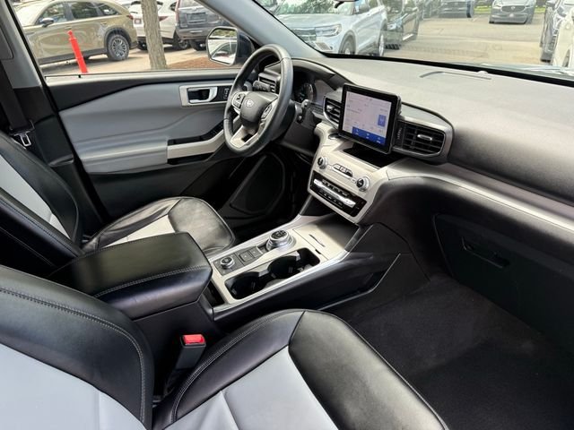 Used 2023 Gray Ford XLT image 28