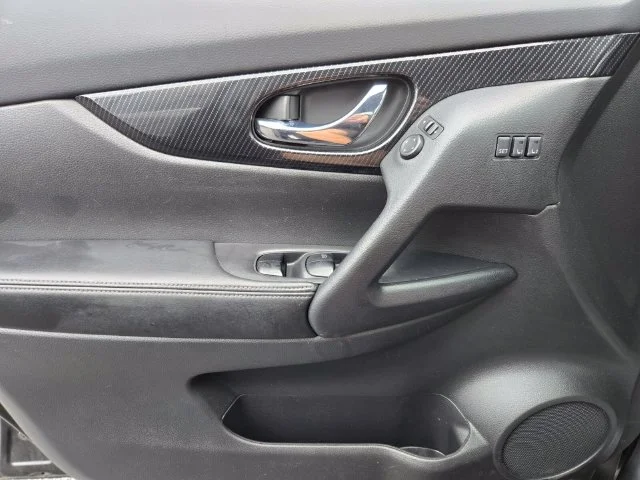 Used 2019 Black Nissan SL image 34