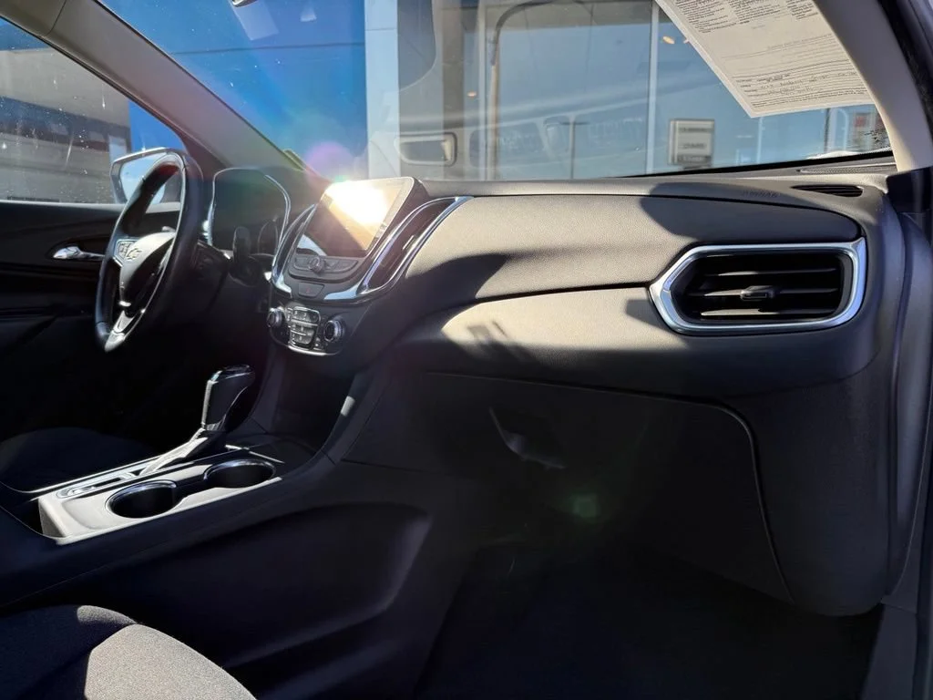 Used 2021 IRIDESCENT PEARL TRICOAT Chevrolet LT image 17
