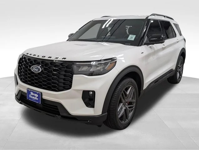 New 2026 Star White Metallic Tri-Coat Ford ST-Line image 47