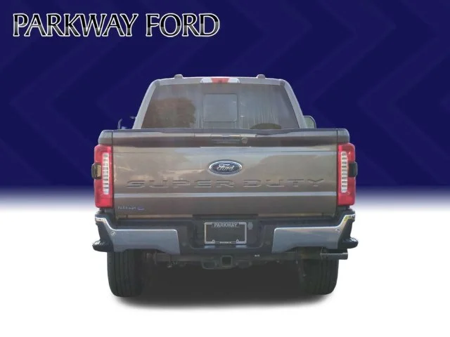 Used 2023 Gray Ford Lariat image 4