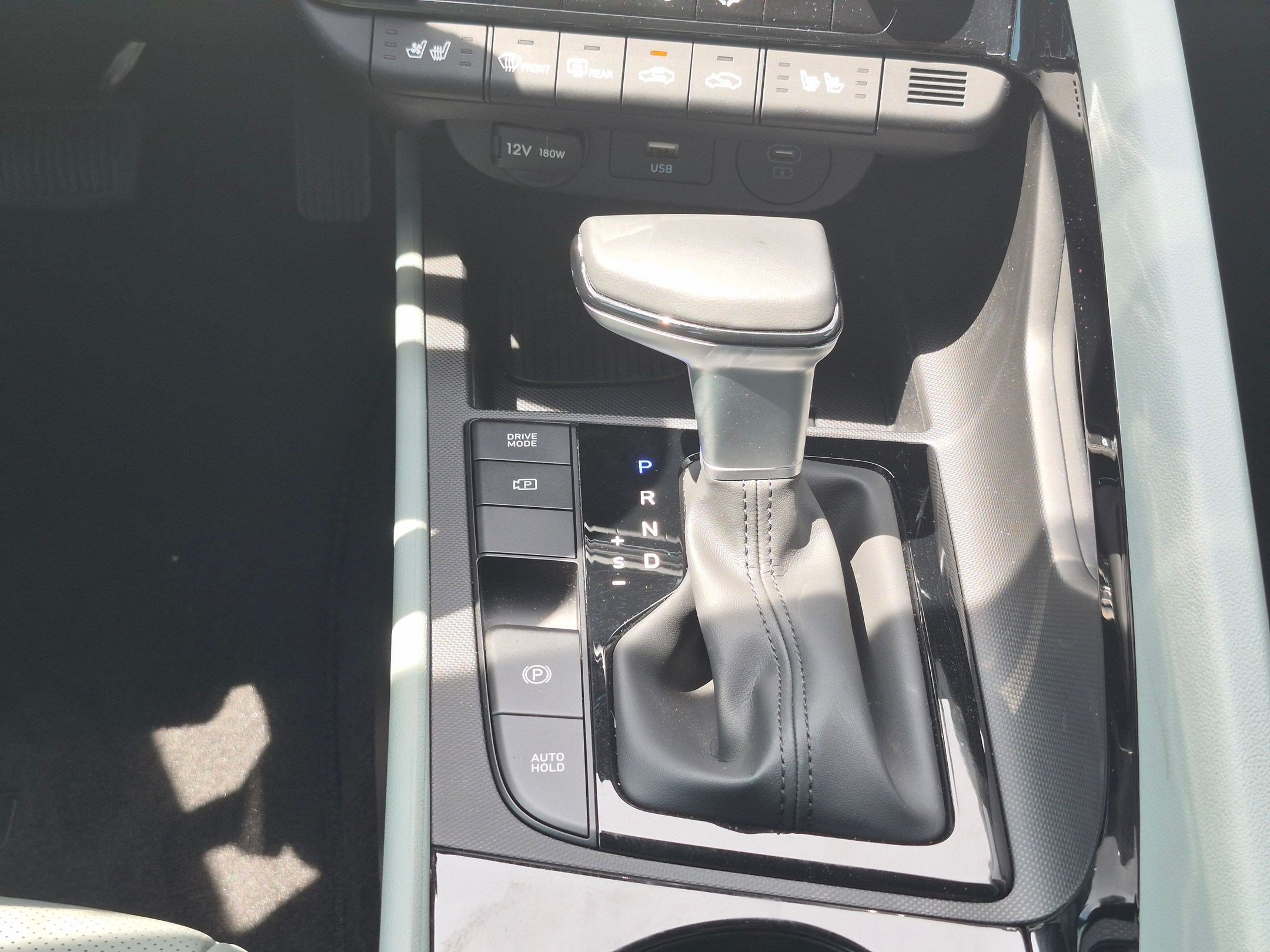 2026 Hyundai Elantra Limited - Photo 25