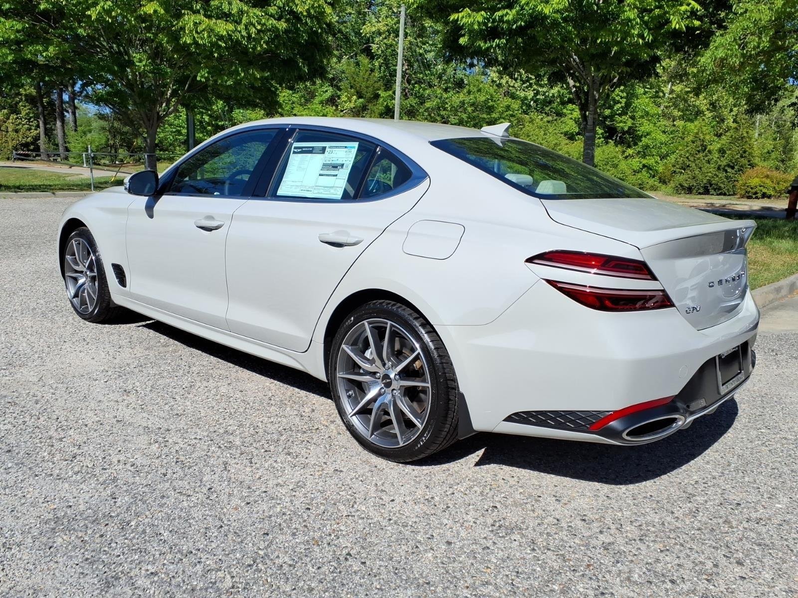 2026 GENESIS G70 Standard - Photo 8